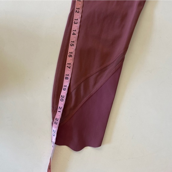 Lululemon || Wunder Under Scalloped Hem High-Rise Crop 23" Luxtreme Roll Down - Picture 6 of 7